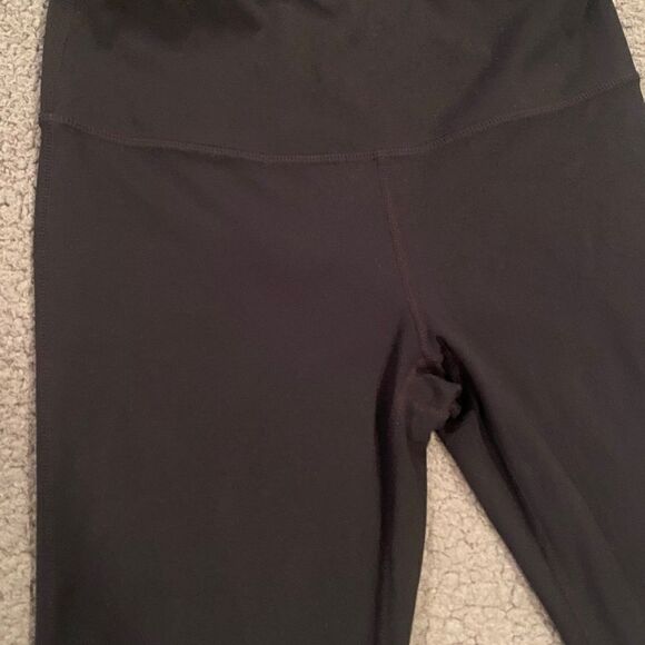 Zella  Black Leggings Size Medium Workout Capris - Picture 10 of 10